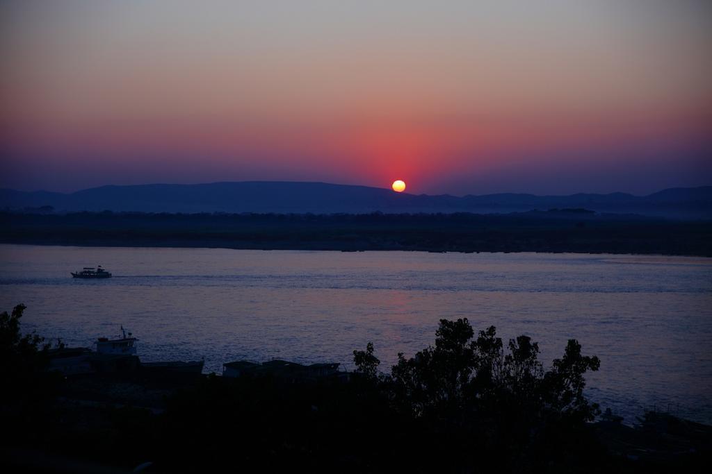 Aye Yar River View Resort Баган Экстерьер фото